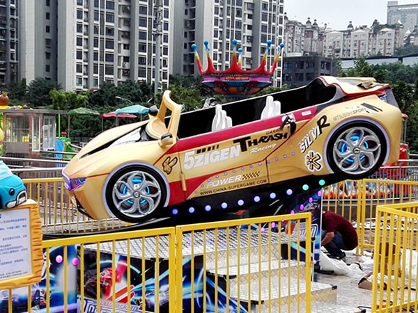 HOME 6 Flying-Car-Outdoor-Amusement-Rides-YUTO-01